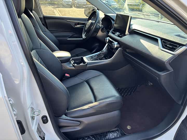 Фото 9 - Toyota Wildlander Hybrid