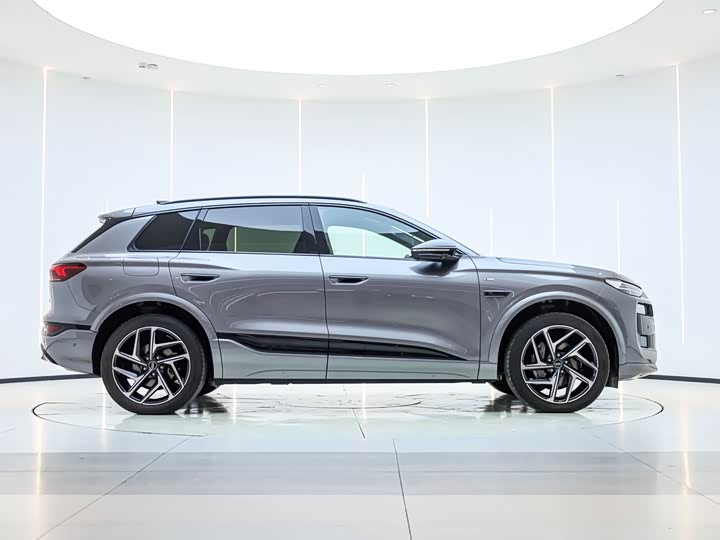 Фото 4 - Audi Q6L e-tron