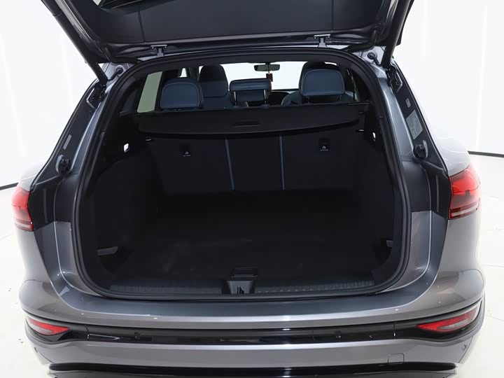 Фото 9 - Audi Q6L e-tron