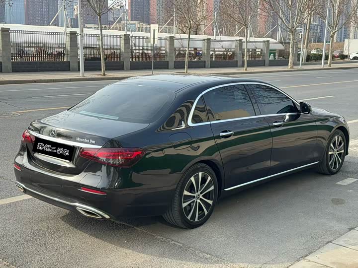 Фото 9 - Mercedes-Benz E-Class Hybrid