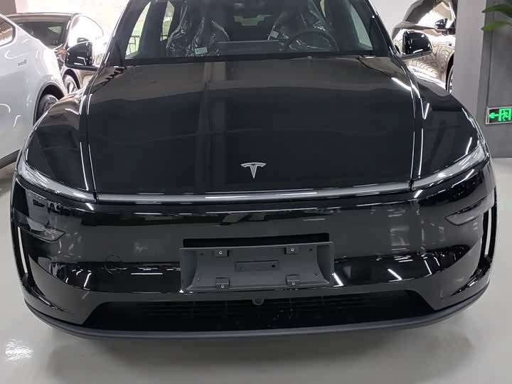 Фото 2 - Tesla Model Y