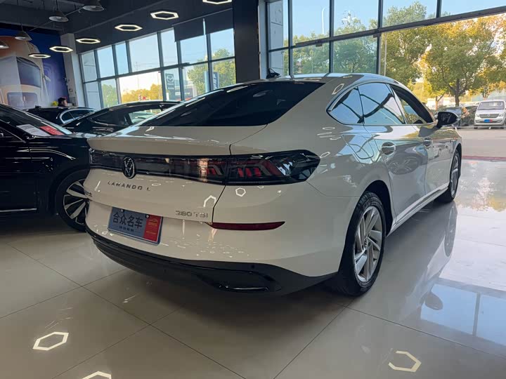 Фото 9 - Volkswagen Lamando L