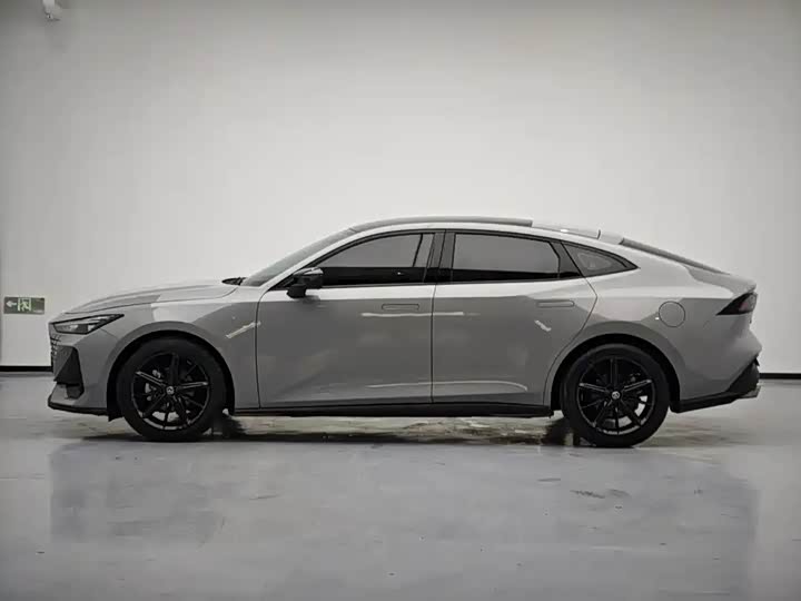 Фото 7 - Changan UNI-V