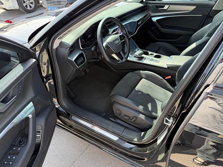 Фото 3 - Audi A6