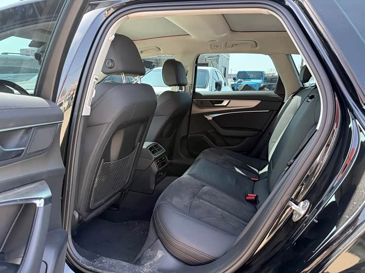 Фото 4 - Audi A6