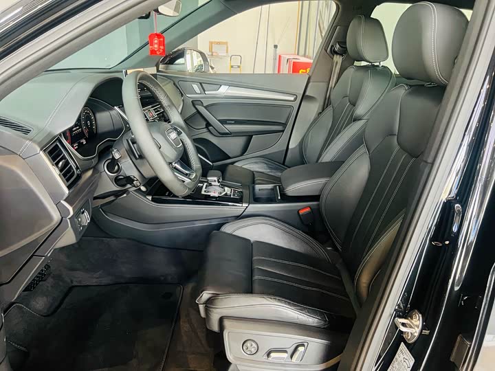 Фото 6 - Audi Q5L