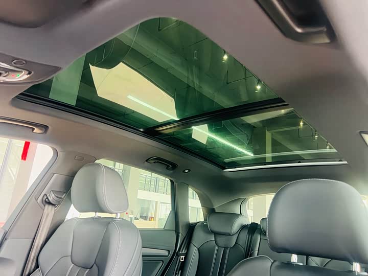 Фото 7 - Audi Q5L