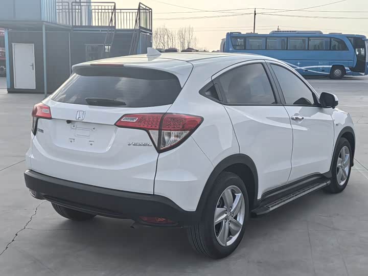 Фото 3 - Honda Vezel