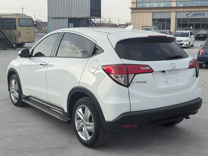 Фото 4 - Honda Vezel