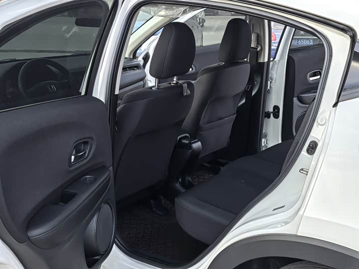 Фото 6 - Honda Vezel