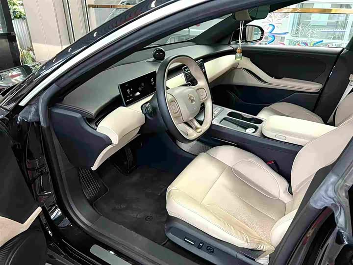 Фото 8 - Nio ET5