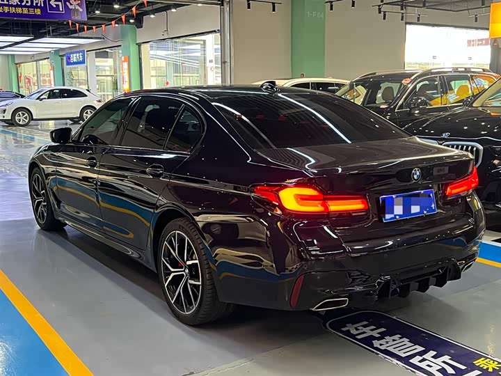 Фото 3 - BMW 5 Series