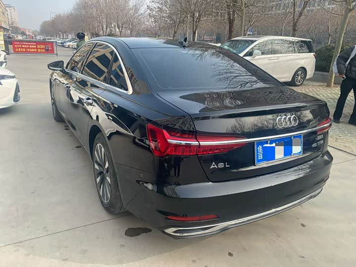 Фото 4 - Audi A6L