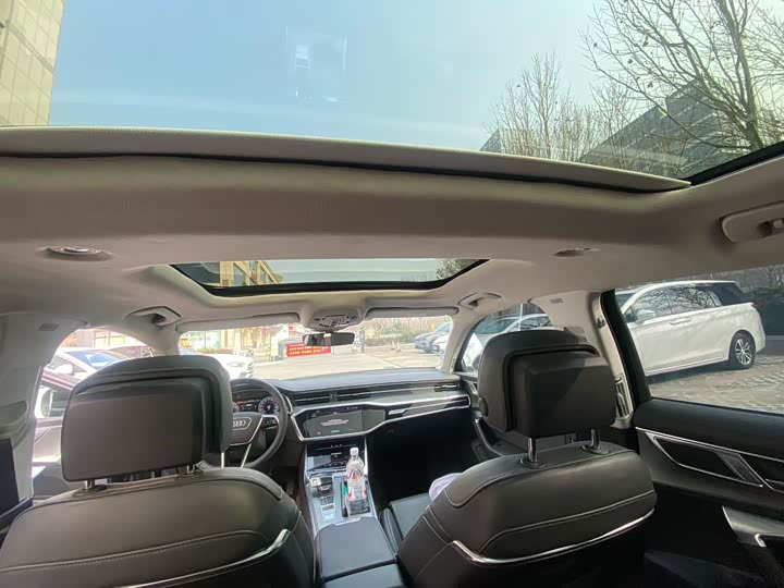 Фото 8 - Audi A6L