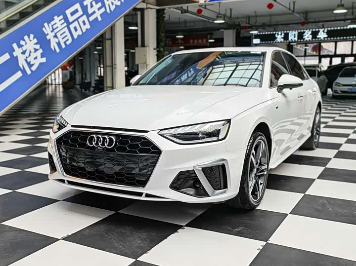 Фото 1 - Audi A4L