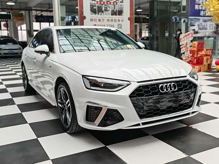 Фото 2 - Audi A4L