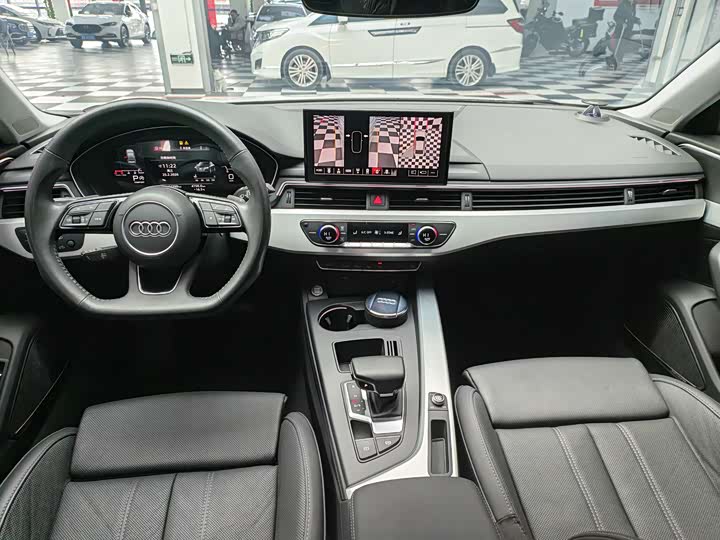 Фото 9 - Audi A4L