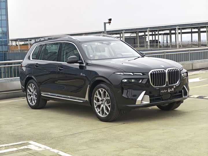 Фото 3 - BMW X7