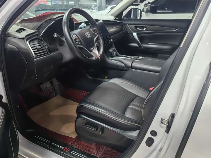 Photo 8 - Honda Avancier