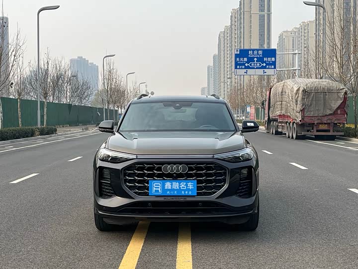 Фото 2 - Audi Q6