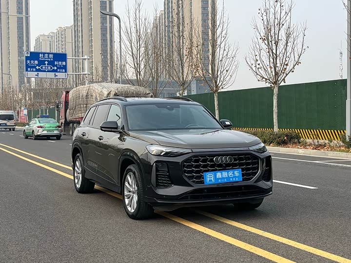 Фото 3 - Audi Q6