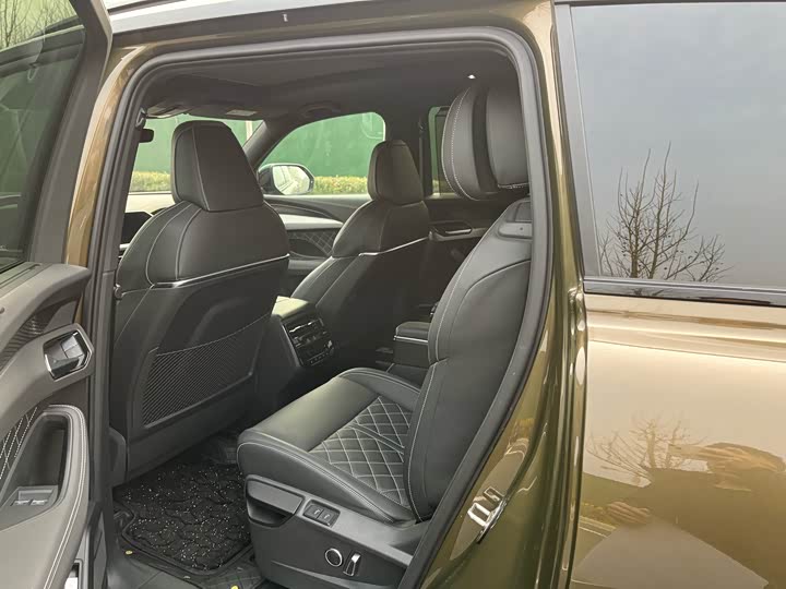 Фото 9 - Audi Q6