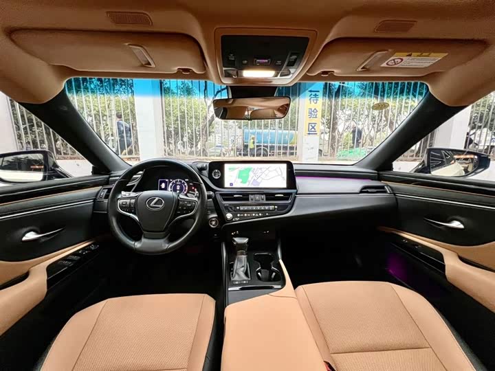 Фото 5 - Lexus ES