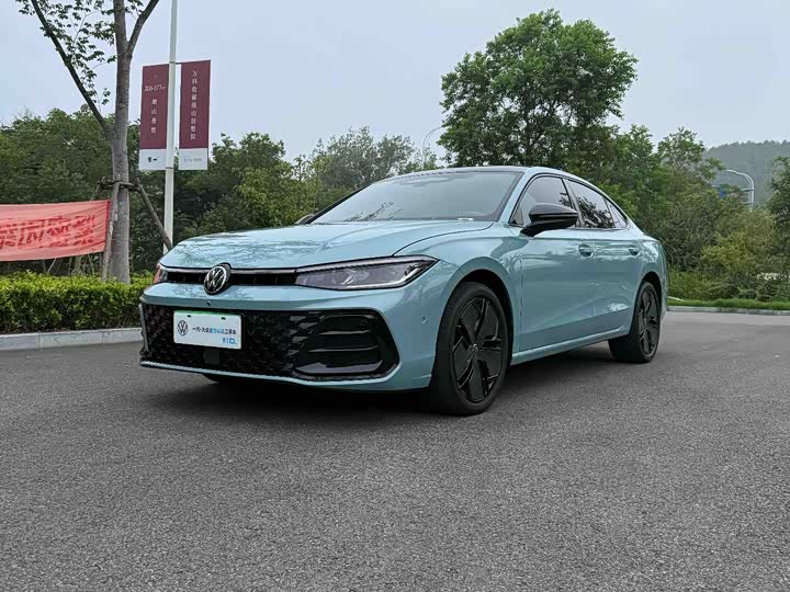 Фото 1 - Volkswagen Passat