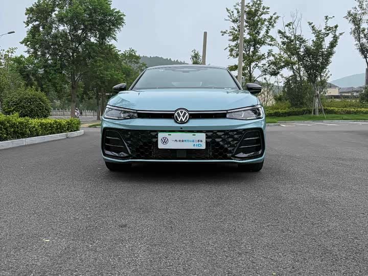 Фото 2 - Volkswagen Passat