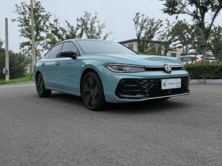 Фото 3 - Volkswagen Passat