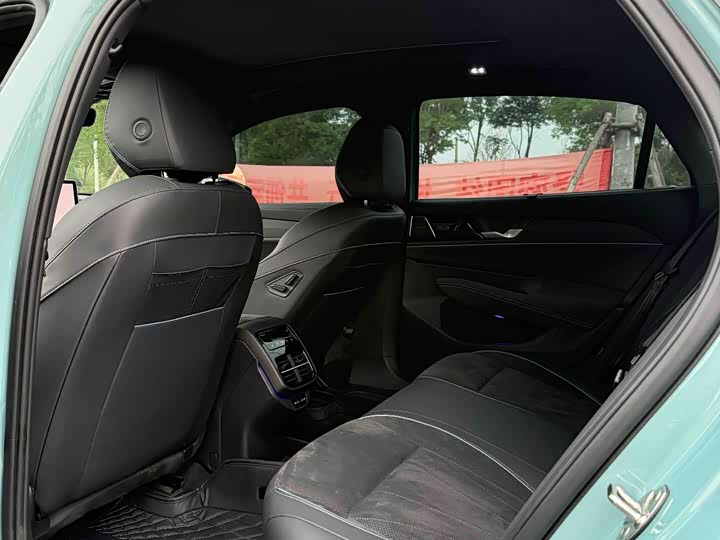 Фото 4 - Volkswagen Passat