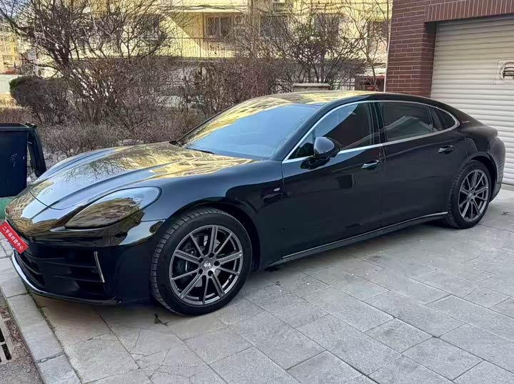 Фото 3 - Porsche Panamera