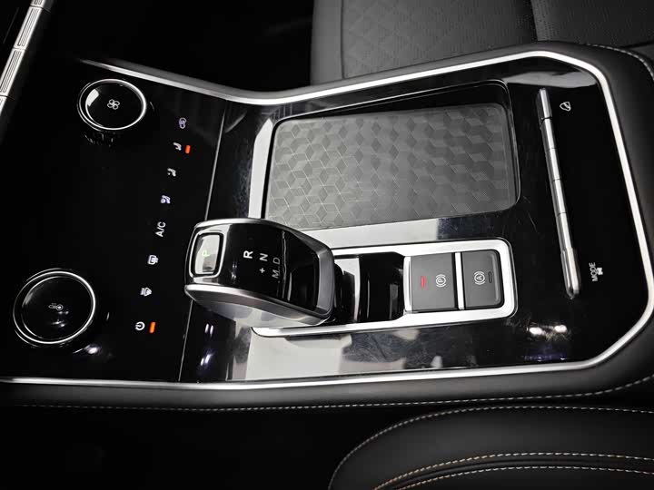 Фото 8 - Chery Tiggo 8