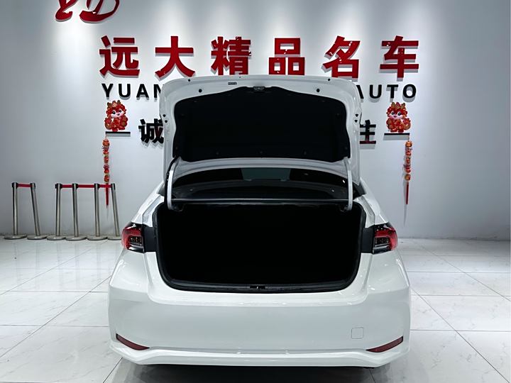 Фото 17 - Toyota Corolla