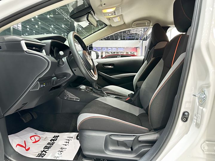 Фото 4 - Toyota Corolla