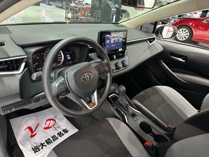 Фото 5 - Toyota Corolla