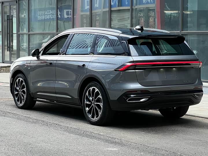 Фото 4 - Lincoln Nautilus