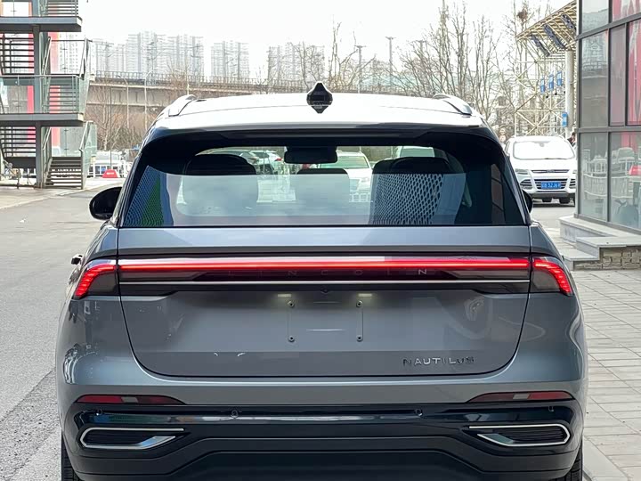 Фото 5 - Lincoln Nautilus