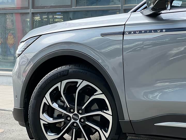 Фото 8 - Lincoln Nautilus