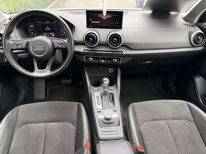 Фото 9 - Audi Q2L e-tron
