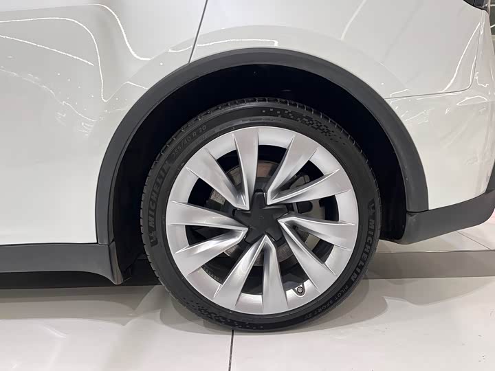 Фото 4 - Tesla Model Y