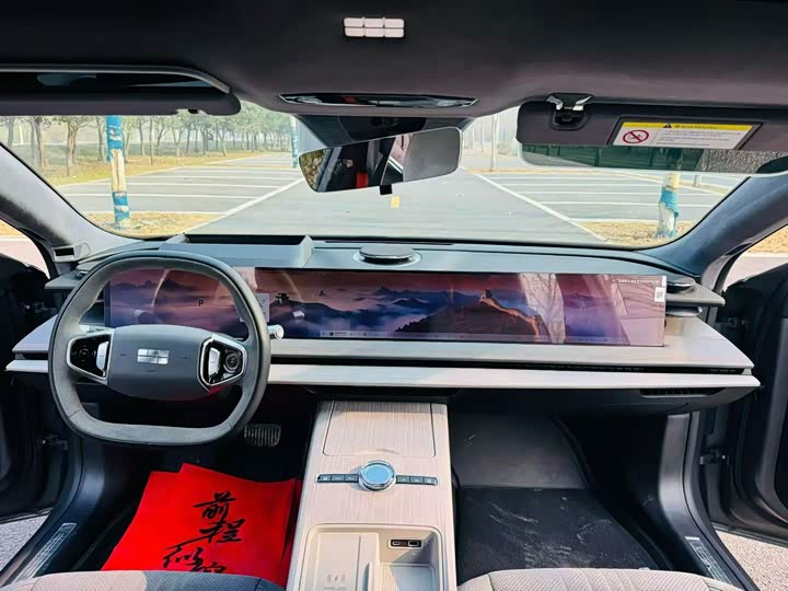 Фото 3 - Geely Galaxy E8