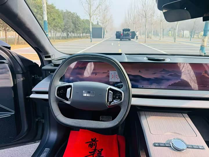 Фото 4 - Geely Galaxy E8