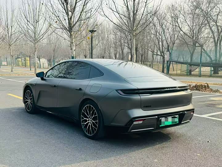 Фото 9 - Geely Galaxy E8