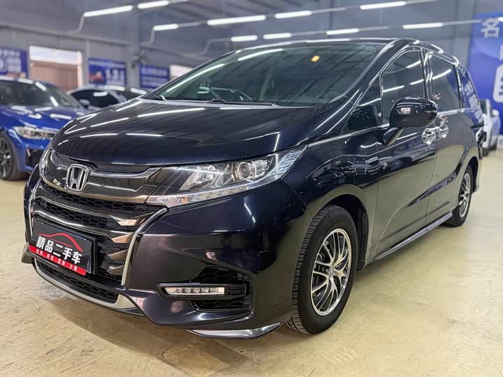 Фото 1 - Honda Odyssey