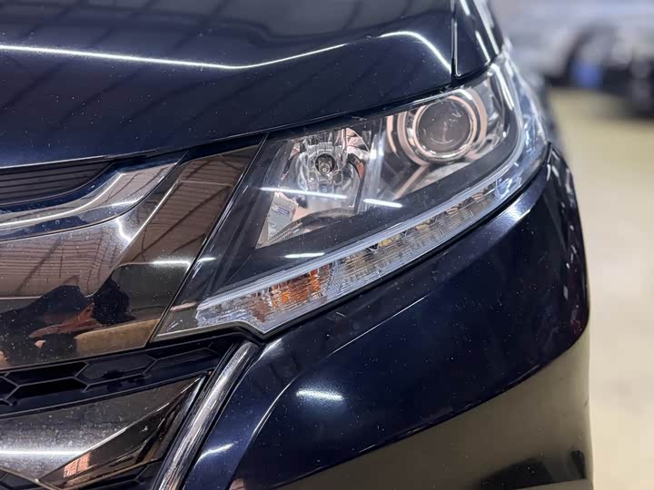 Фото 3 - Honda Odyssey