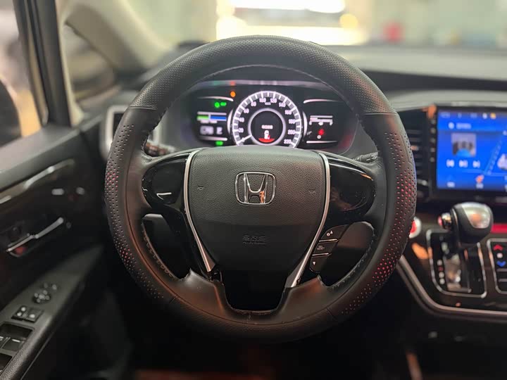 Фото 7 - Honda Odyssey