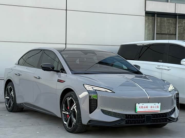 Photo 3 - Hongqi EH7