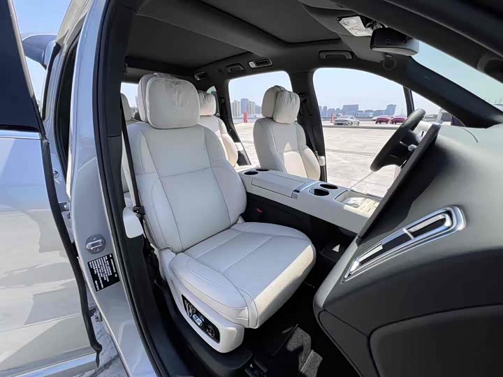 Фото 7 - LiXiang L8