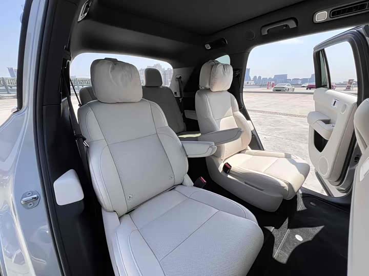 Фото 8 - LiXiang L8